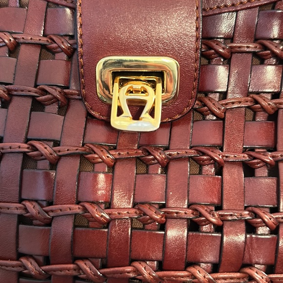 Vintage Leather Etienne Aigner Purse, Basketweave Pattern - Picture 5 of 10